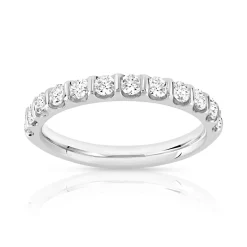 Alliance demi-tour or 750 blanc diamants synthetiques 0.50 ct.