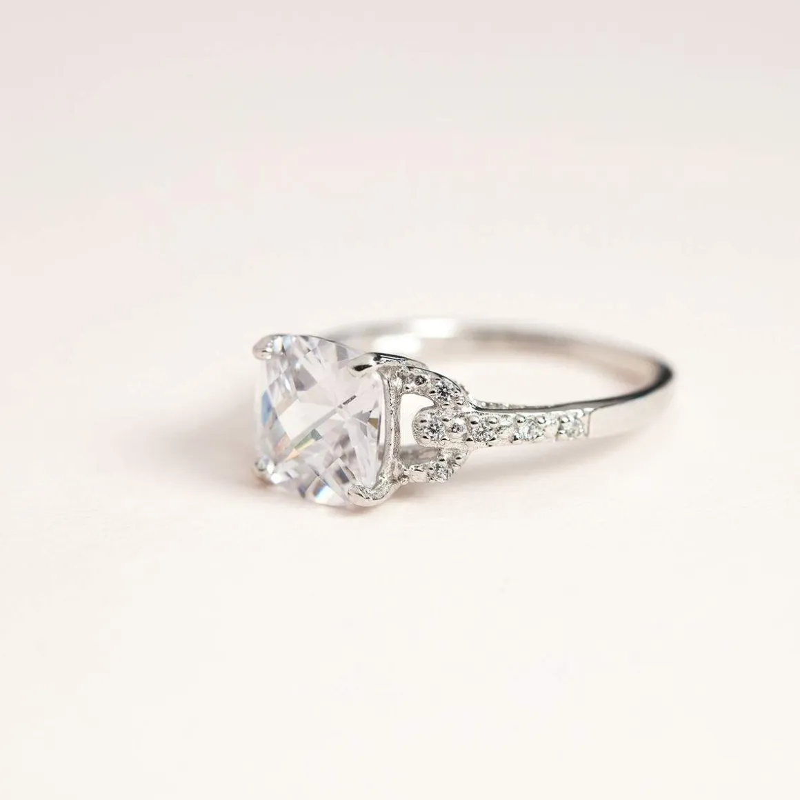 Bague argent 925 carrée zirconias