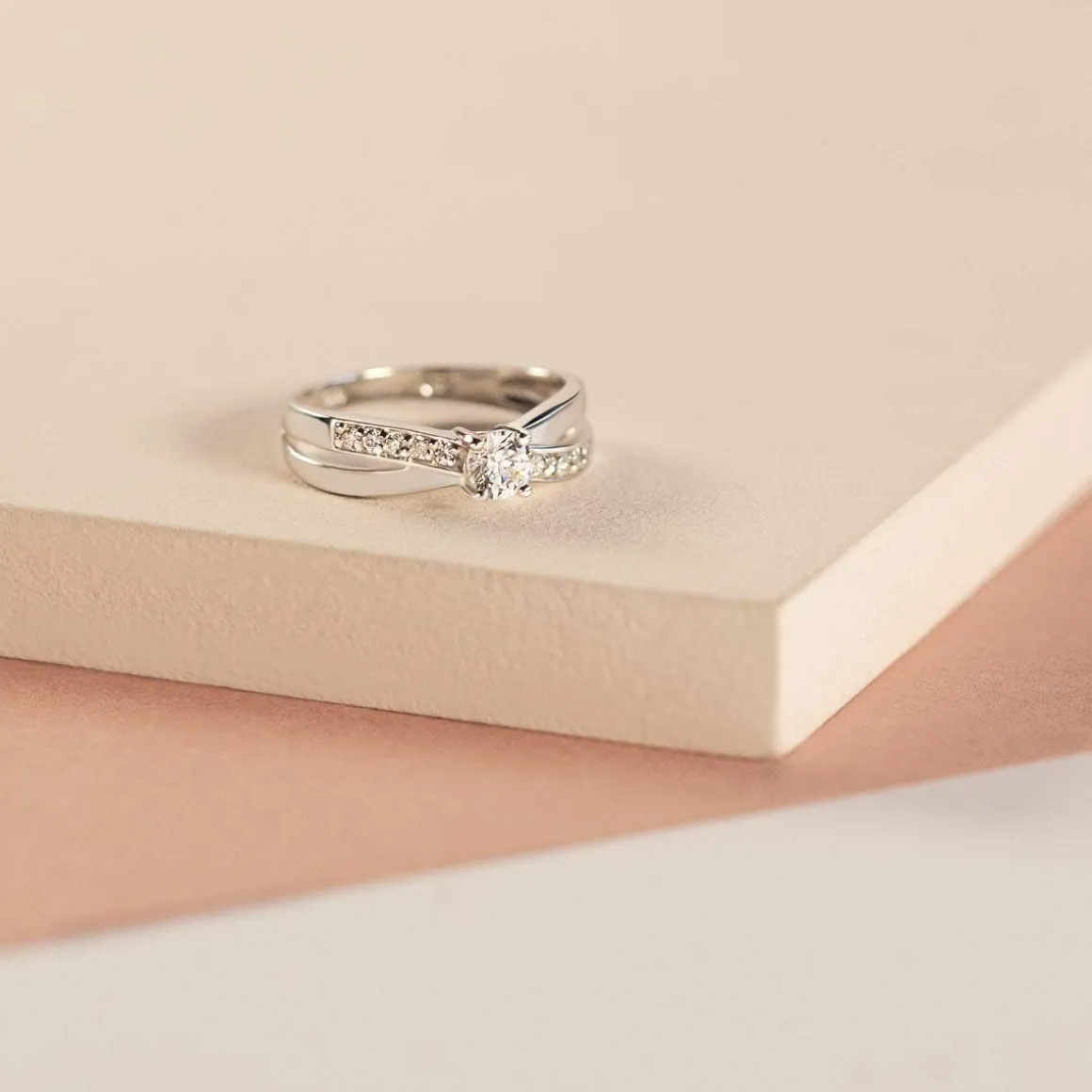 Bague argent 925 croisée zirconias