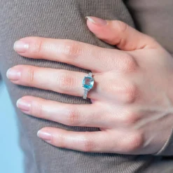 Bague argent 925 pierre synthétique bleue et zirconias