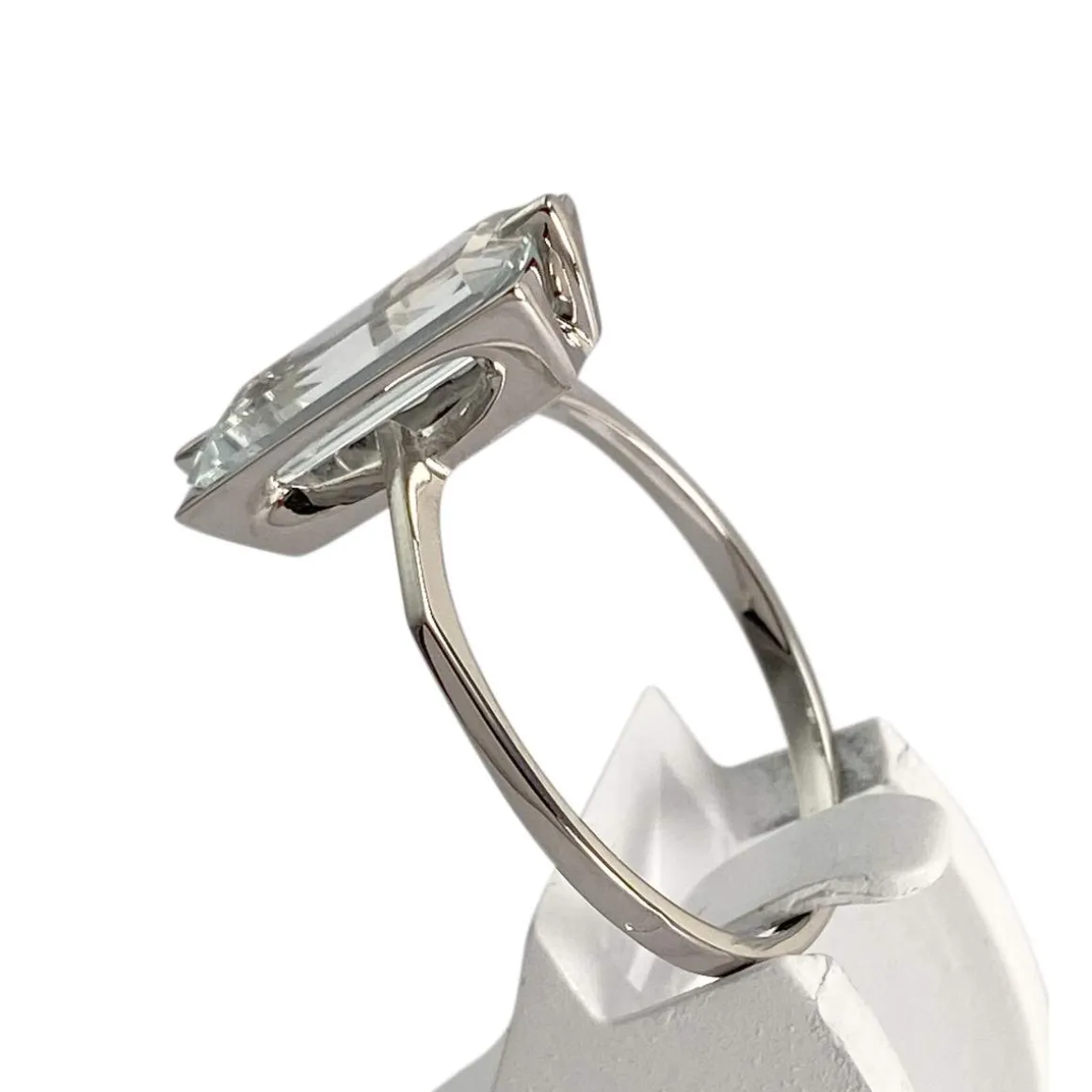 Bague d'occasion or 750 blanc aigue marine