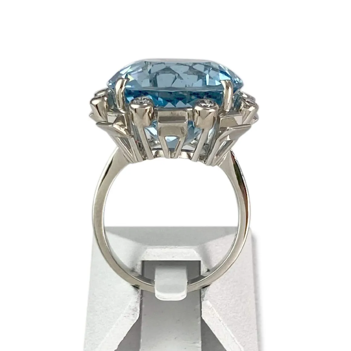 Bague d'occasion or 750 blanc aigue marine diamants