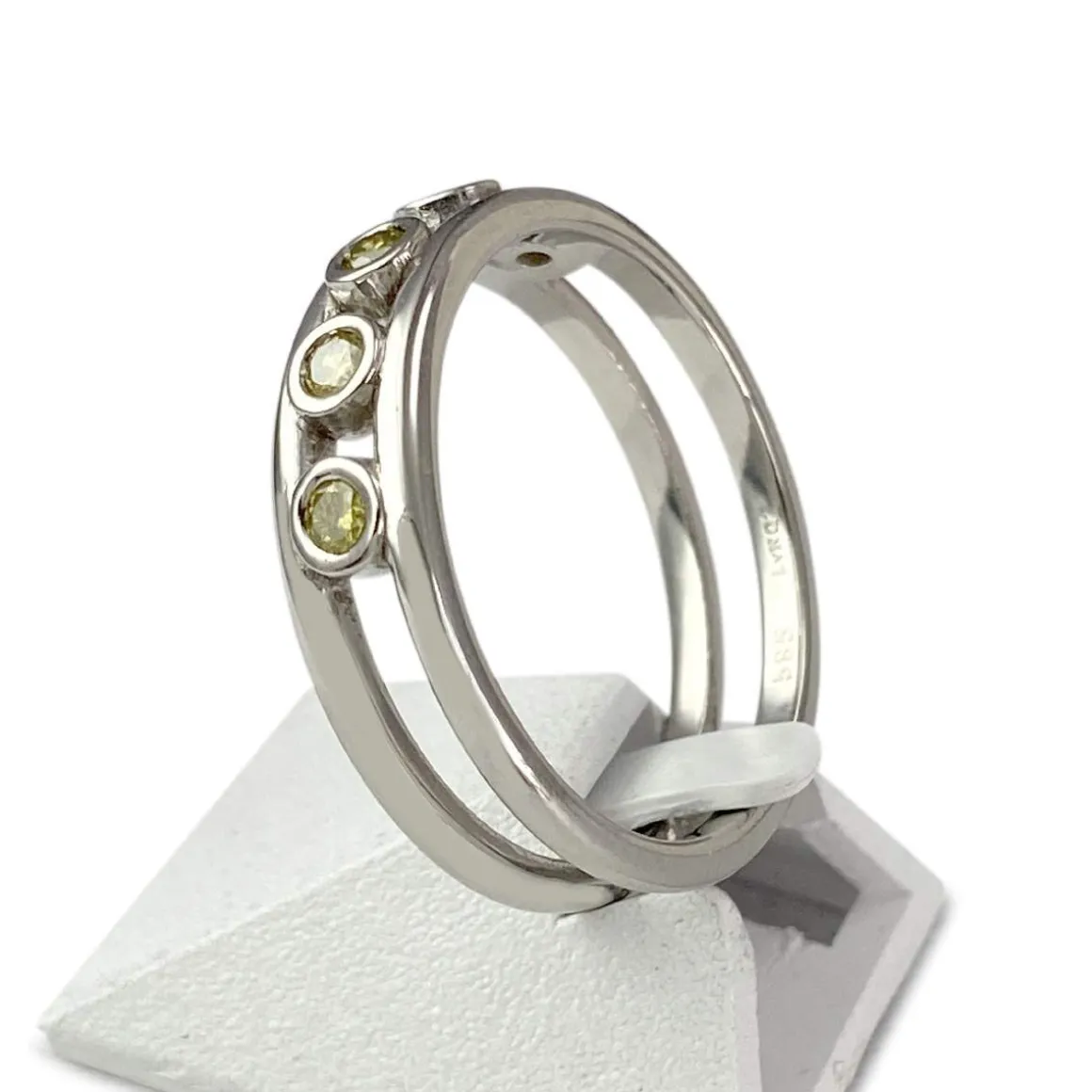 Bague d'occasion or 585 blanc diamants jaunes
