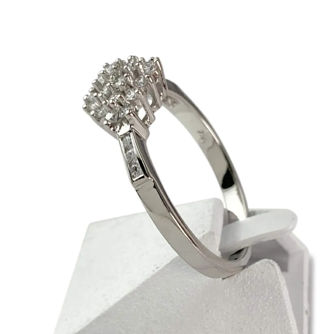 Bague d'occasion or 750 blanc diamants