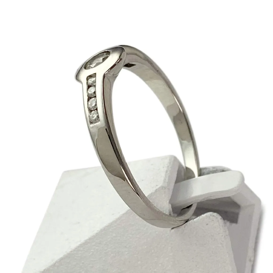 Bague d'occasion or 750 blanc diamants