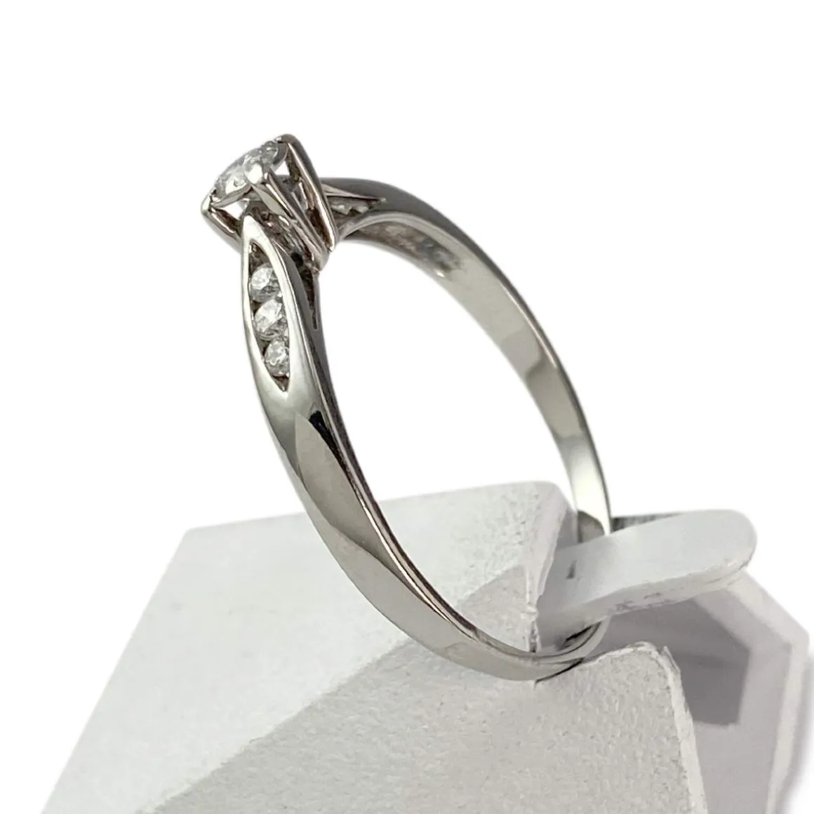 Bague d'occasion or 750 blanc diamants