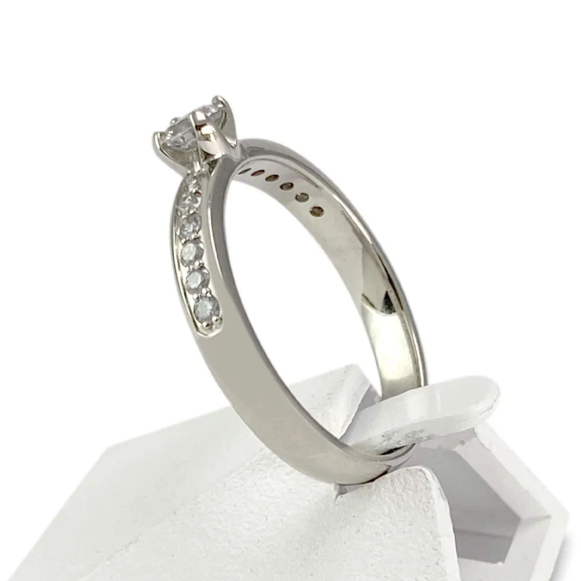 Bague d'occasion or 750 blanc diamants