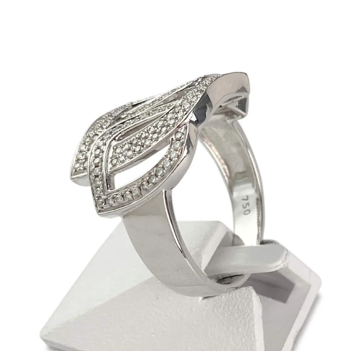 Bague d'occasion or 750 blanc diamants