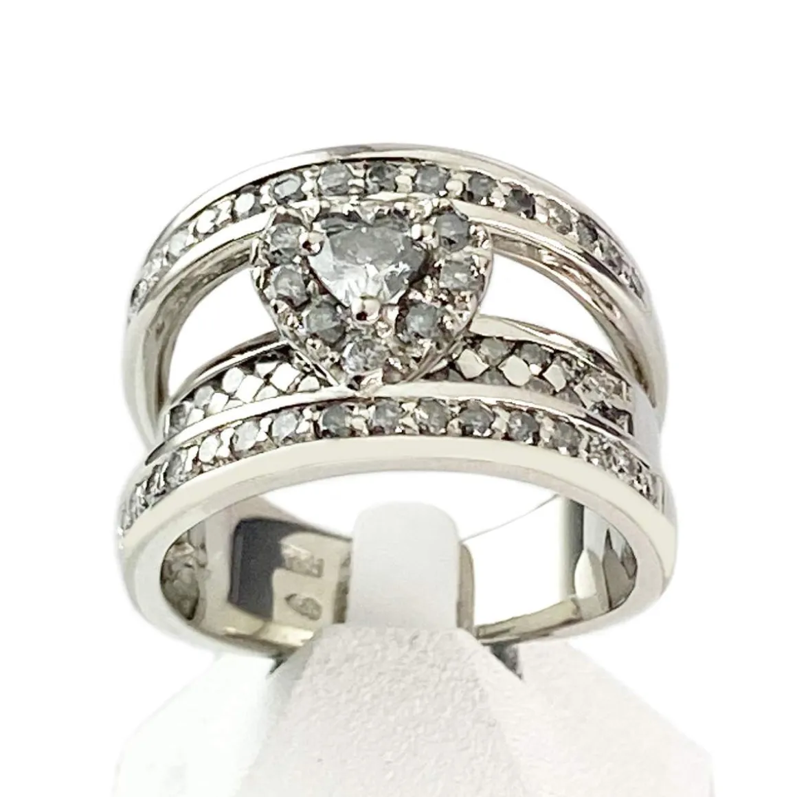 Bague d'occasion or 750 blanc diamants