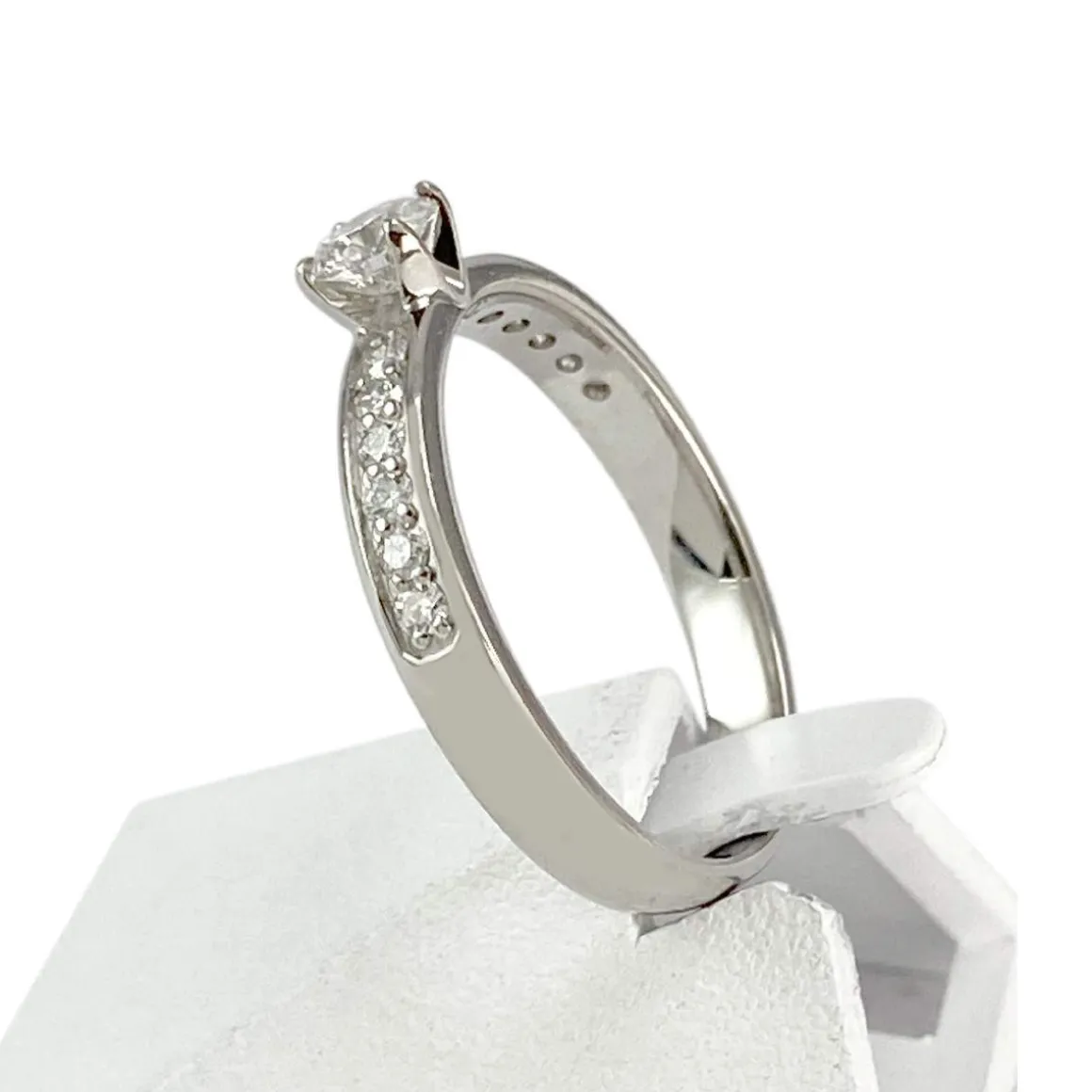 Bague d'occasion or 750 blanc diamants