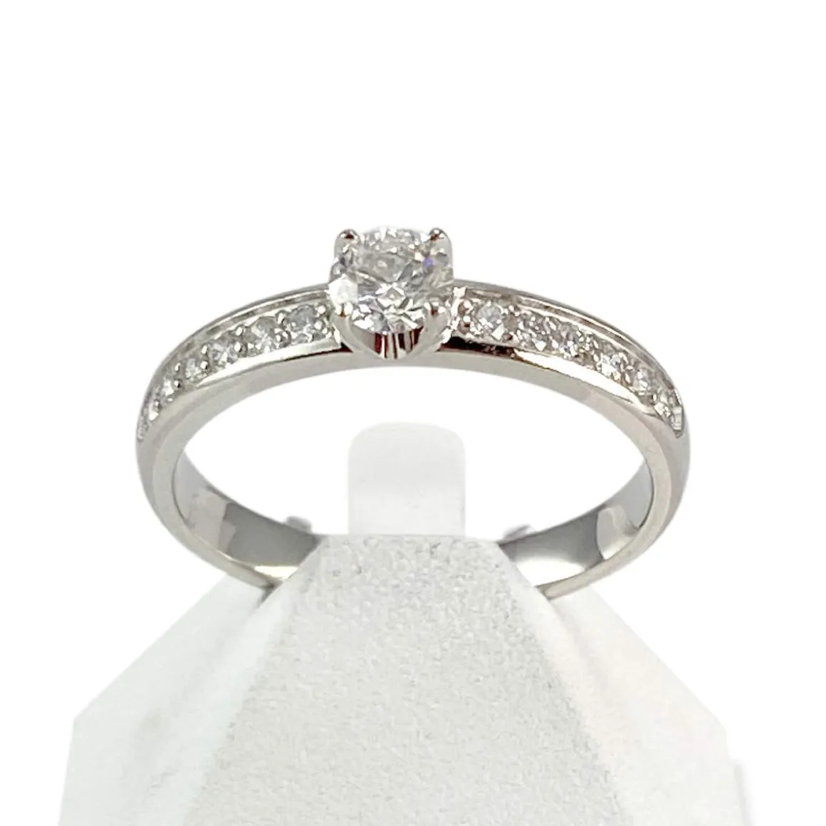 Bague d'occasion or 750 blanc diamants