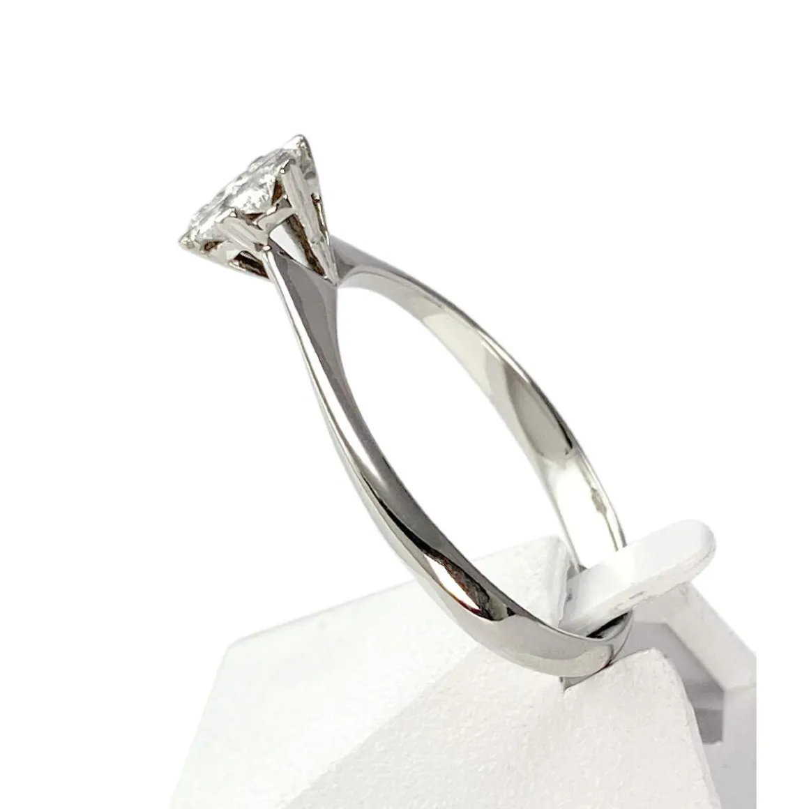 Bague d'occasion or 750 blanc diamants