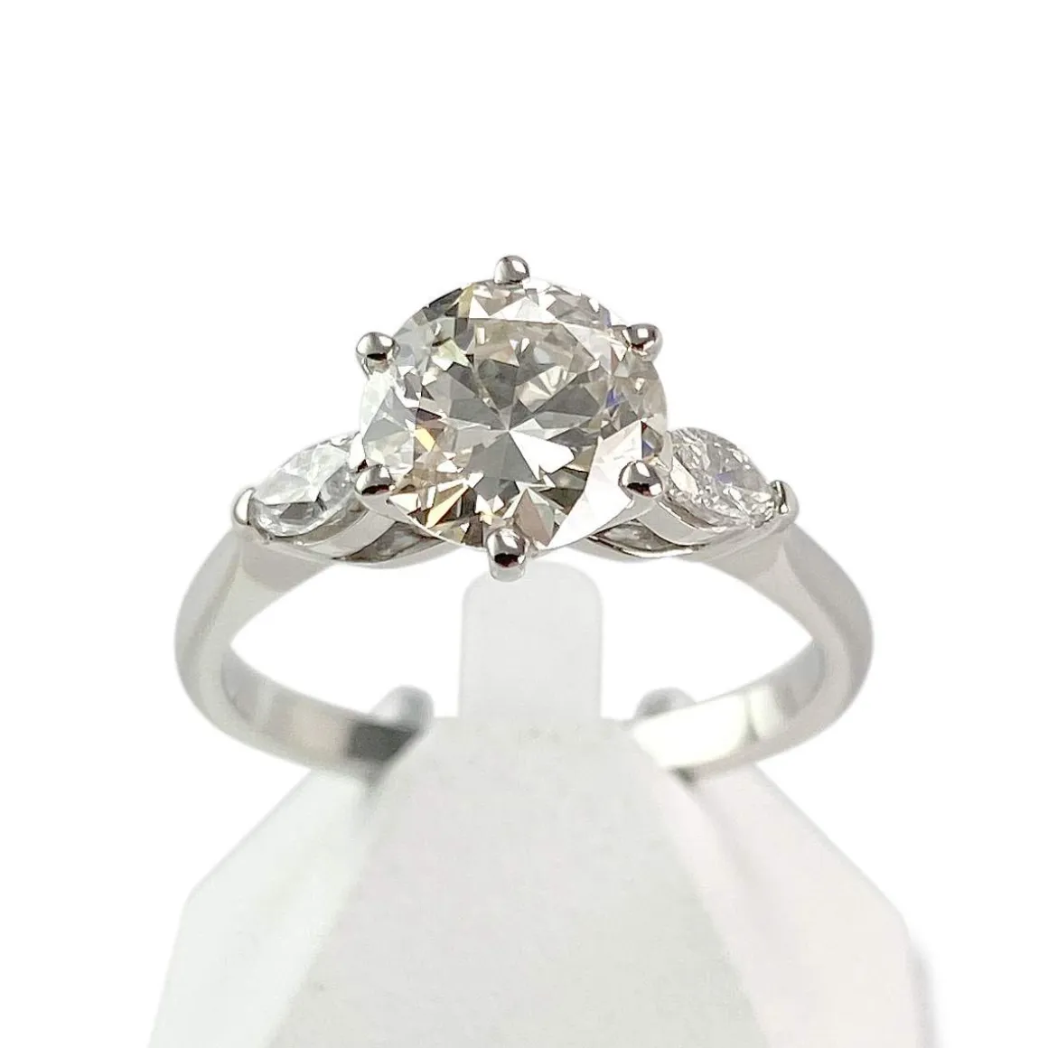 Bague d'occasion or 750 blanc diamants