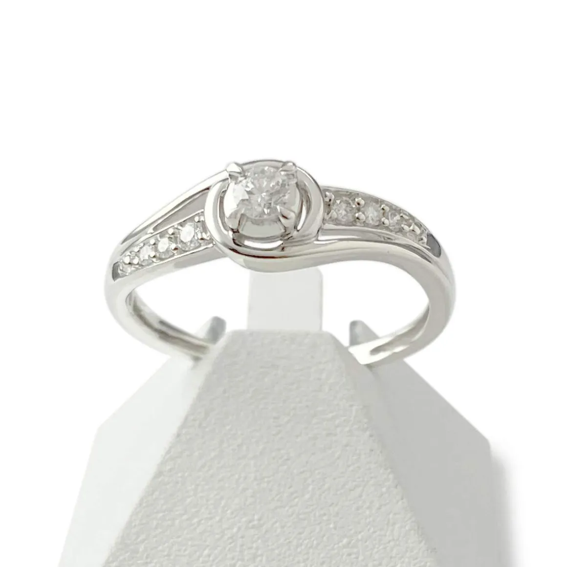 Bague d'occasion or 375 blanc diamantS et rubis