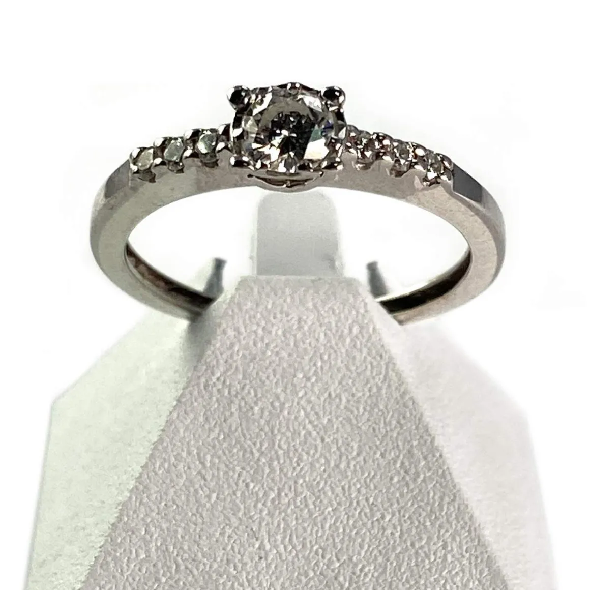 Bague d'occasion or 750 blanc diamant
