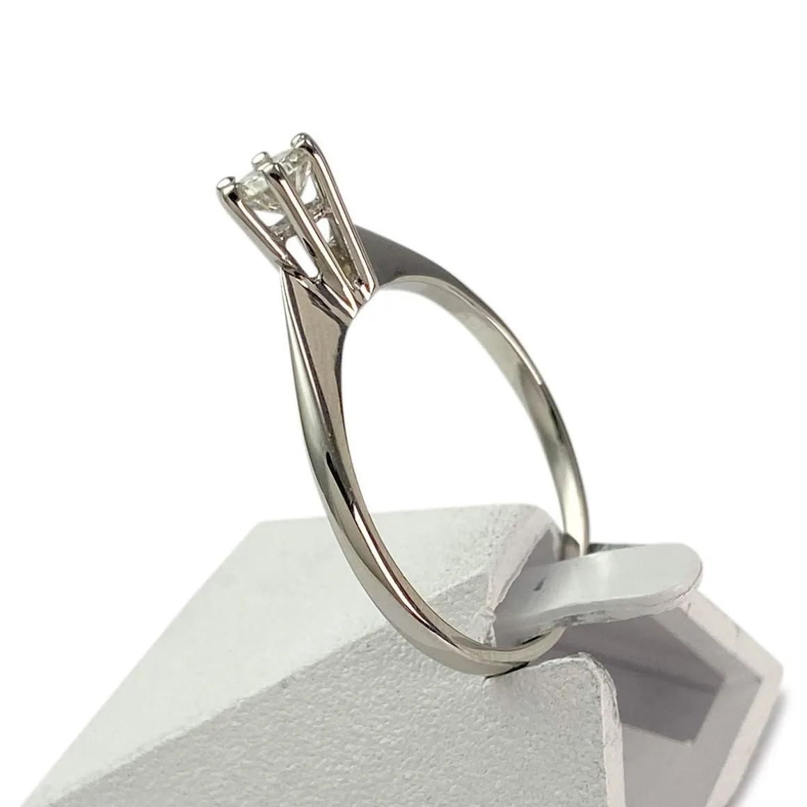 Bague d'occasion or 750 blanc diamant