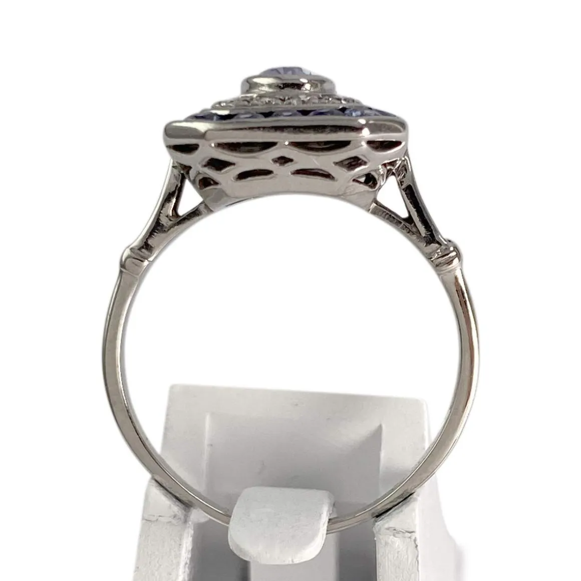 Bague d'occasion or 750 blanc diamants et saphirs