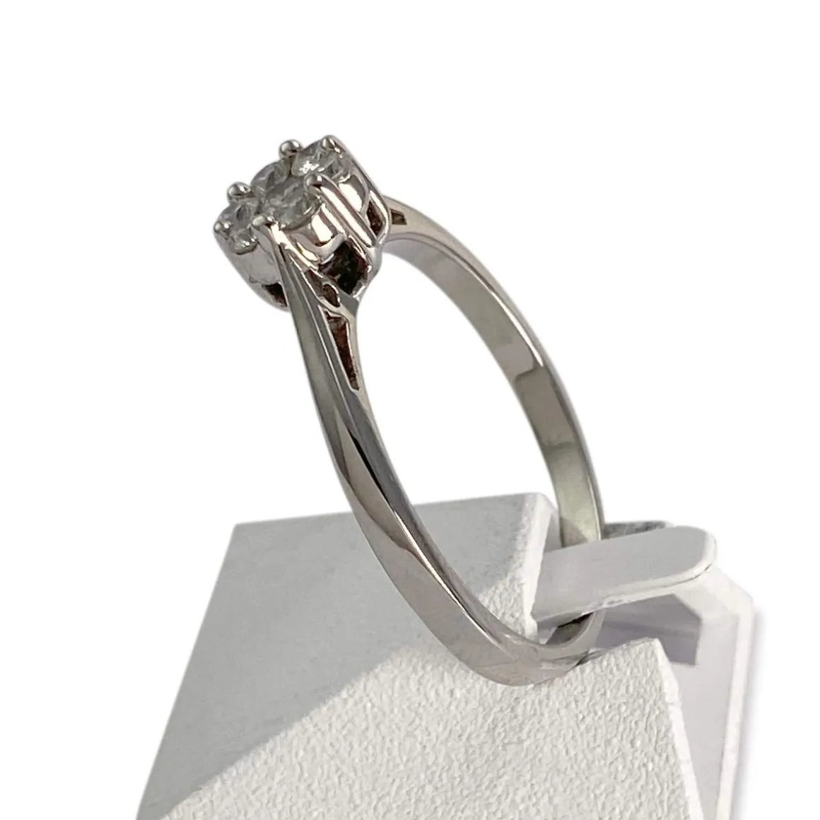 Bague d'occasion or 750 blanc diamants