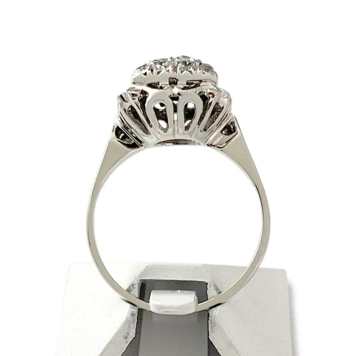 Bague d'occasion or 750 blanc pierres synthétiques