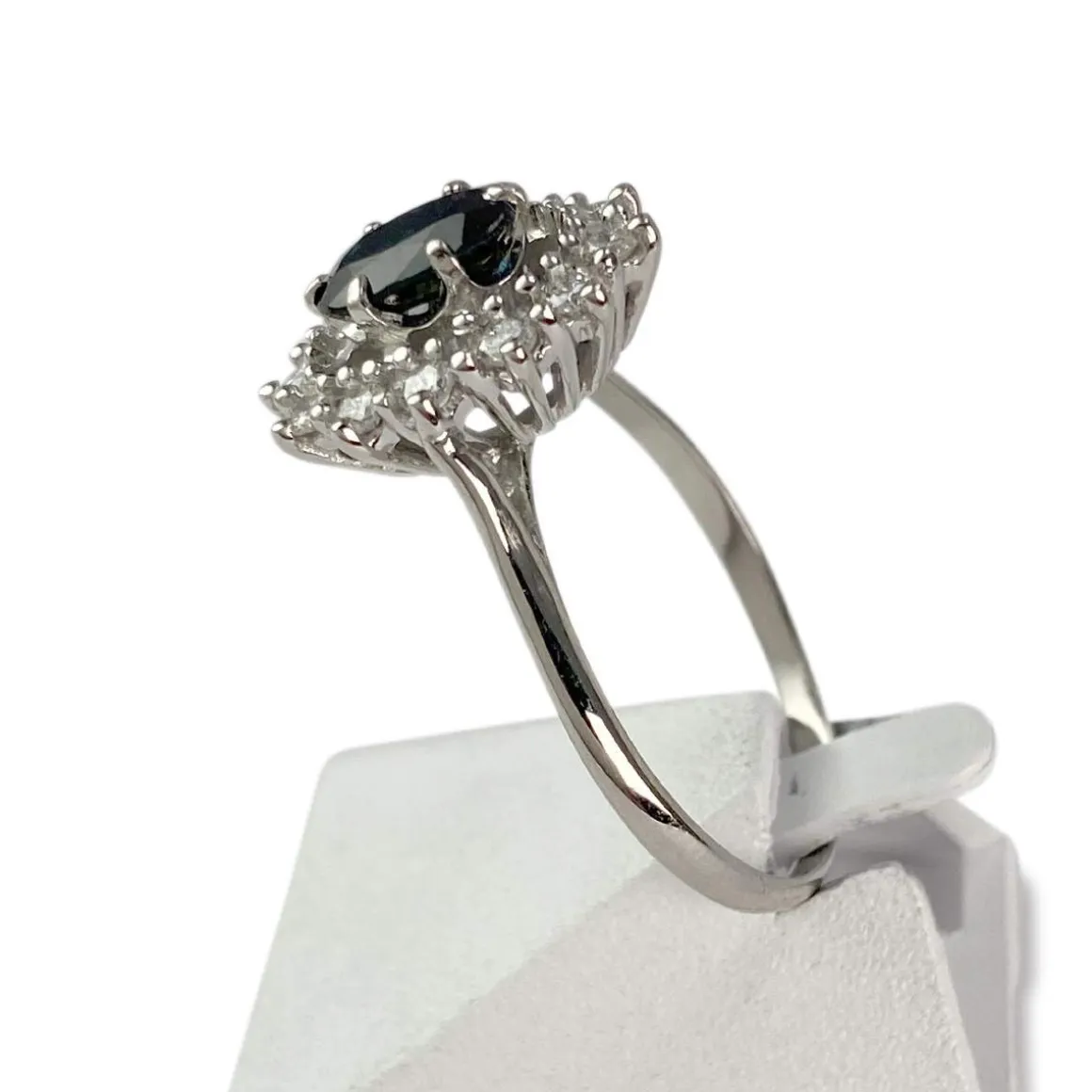 Bague d'occasion or 750 blanc saphir diamant