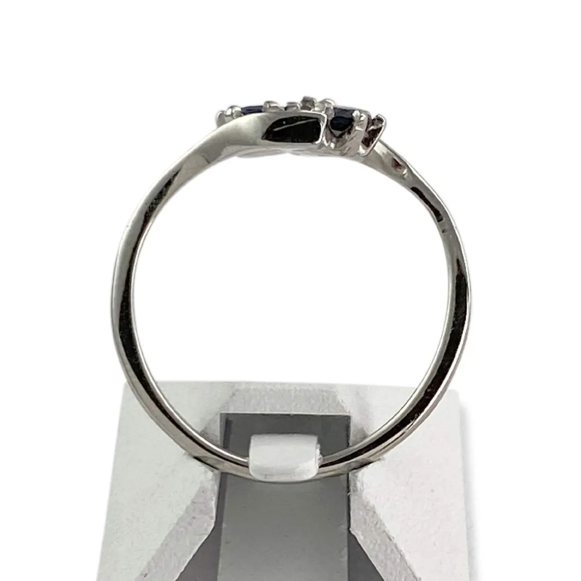 Bague d'occasion or 750 blanc saphirs