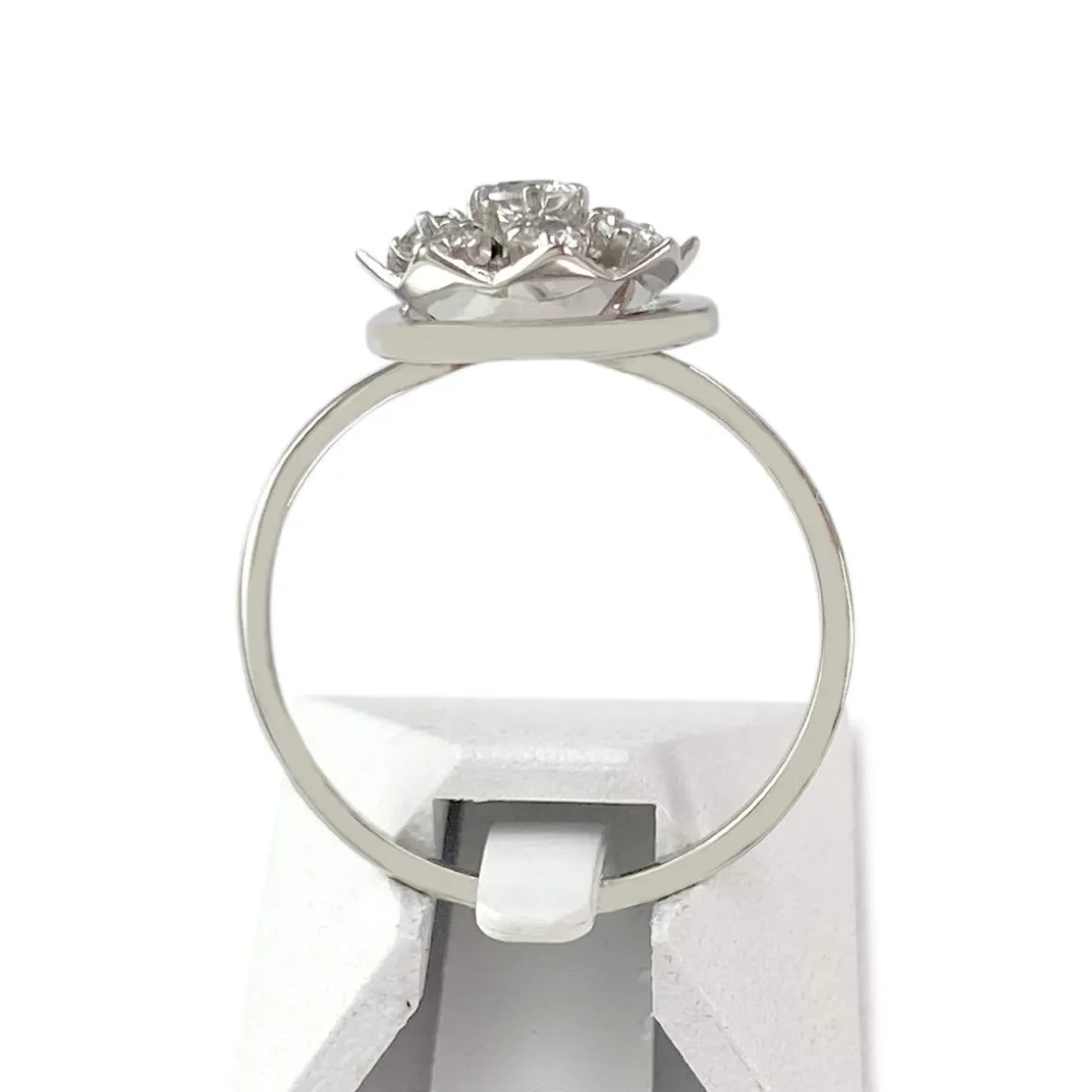 Bague d'occasion or 750 blanc spinelles synthétiques