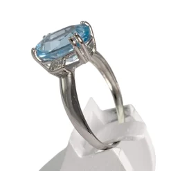 Bague d'occasion or 750 blanc topaze Sky blue traitée