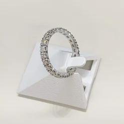 Bague d'occasion or 750 blanc tour complet diamants