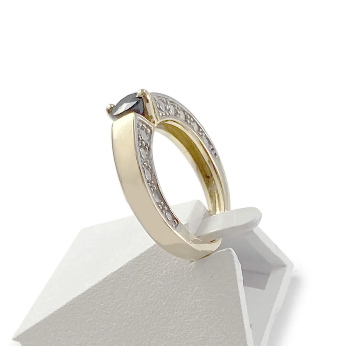 Bague d'occasion or 750 et rhodié saphir