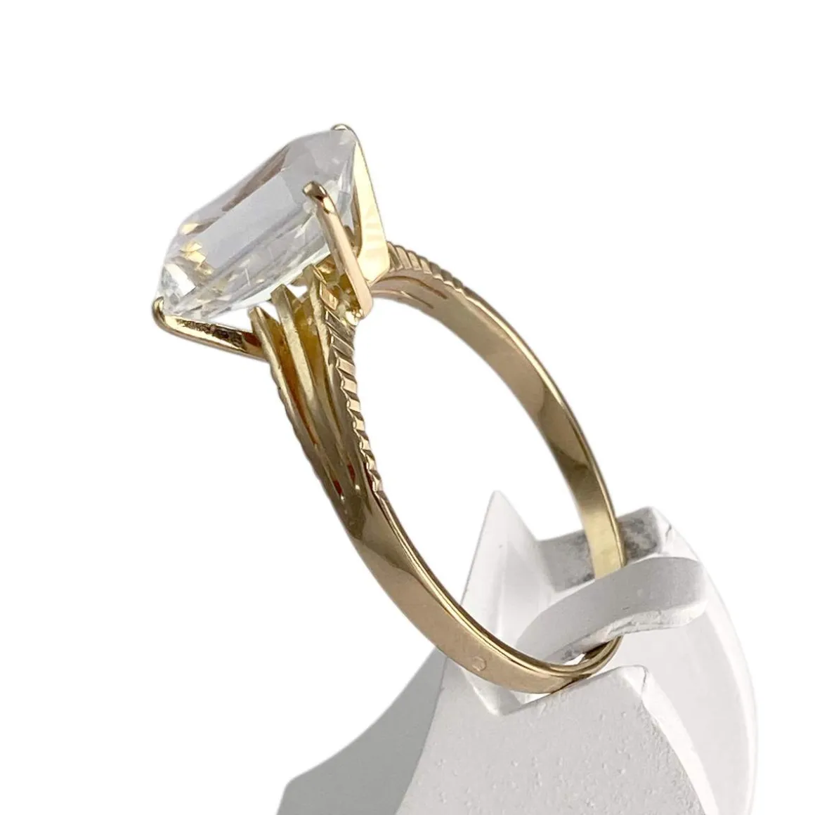 Bague d'occasion or 750 jaune aigue marine