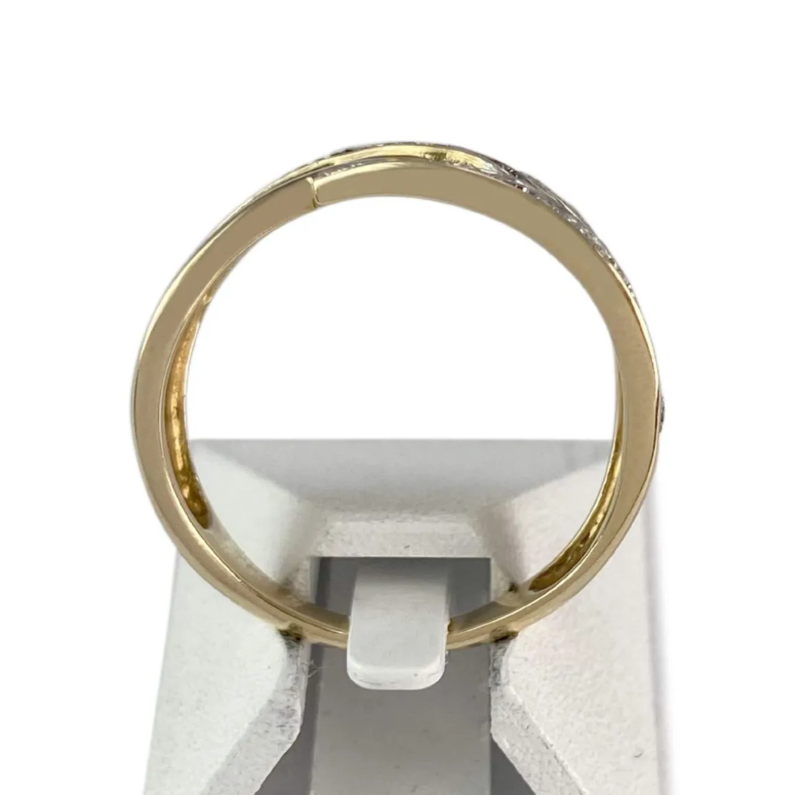 Bague d'occasion or 750 jaune avec diamants blancs et diamants noirs traités