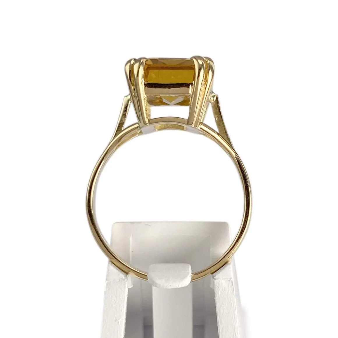 Bague d'occasion or 750 jaune corindon synthétique