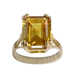 Bague d'occasion or 750 jaune corindon synthétique