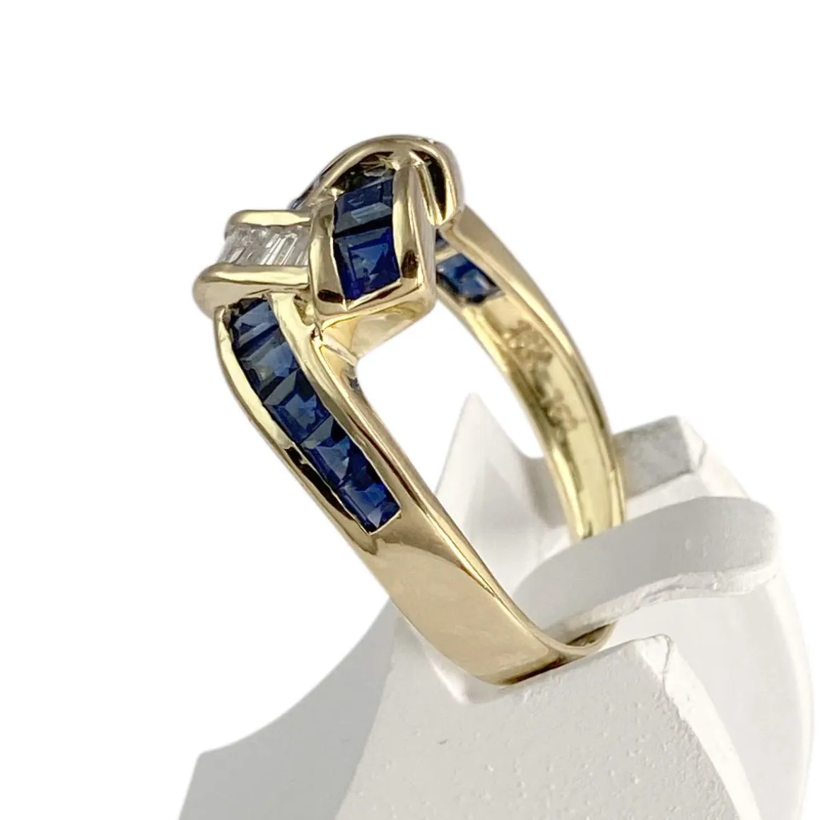 Bague d'occasion or 750 jaune diamants saphirs