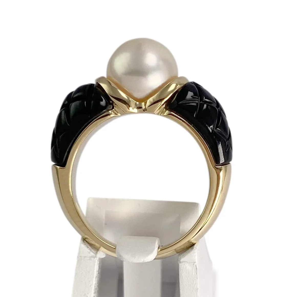 Bague d'occasion or 750 jaune perle de culture résine noire