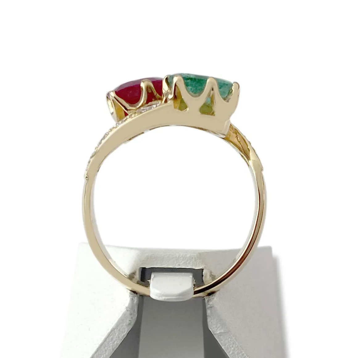 Bague d'occasion or 750 jaune pierres précieuses diamants
