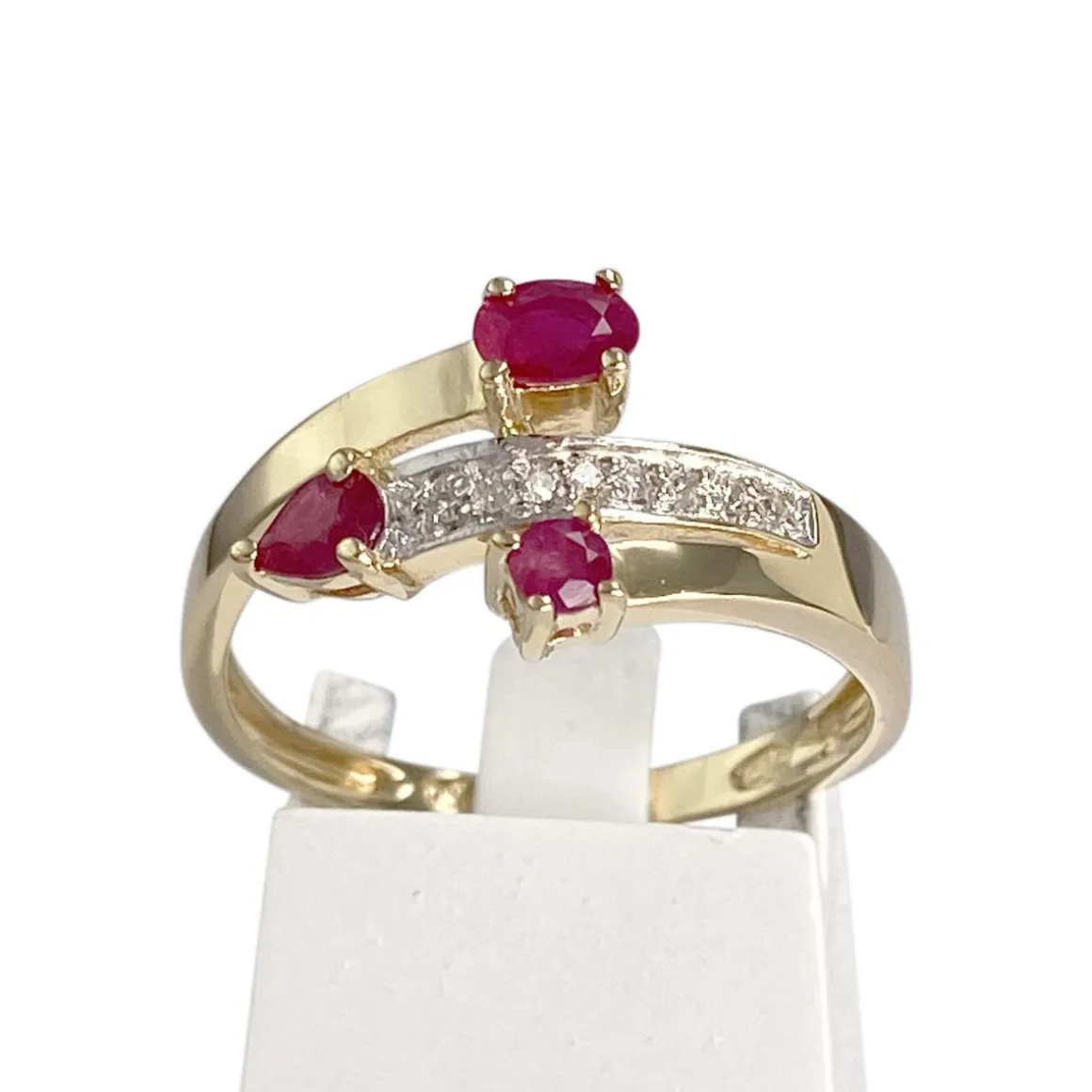 Bague d'occasion or 750 jaune rubis diamants