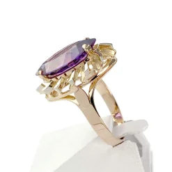 Bague d'occasion or 750 jaune 2tons corindon synthétique