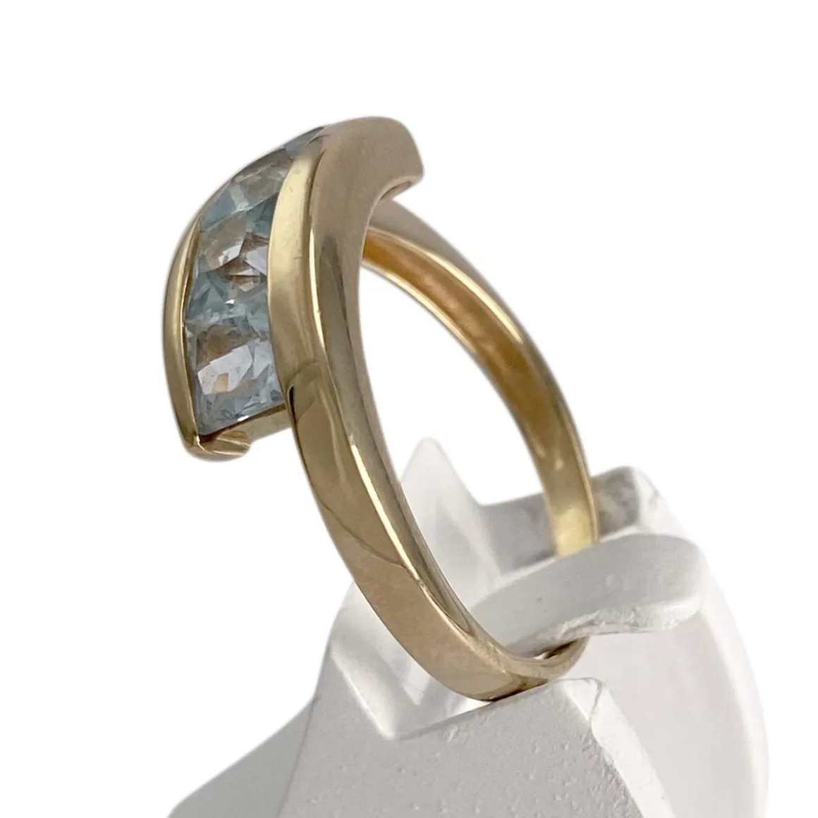 Bague d'occasion or 750 jaune topazes bleues traitées