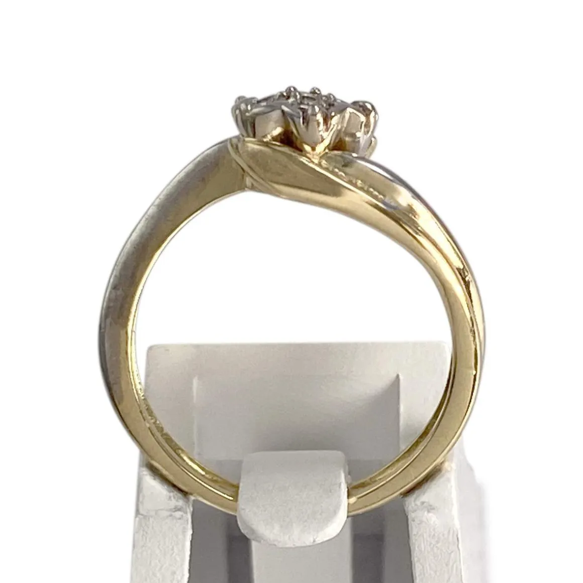 Bague d'occasion 2 ors 750 fleur diamants