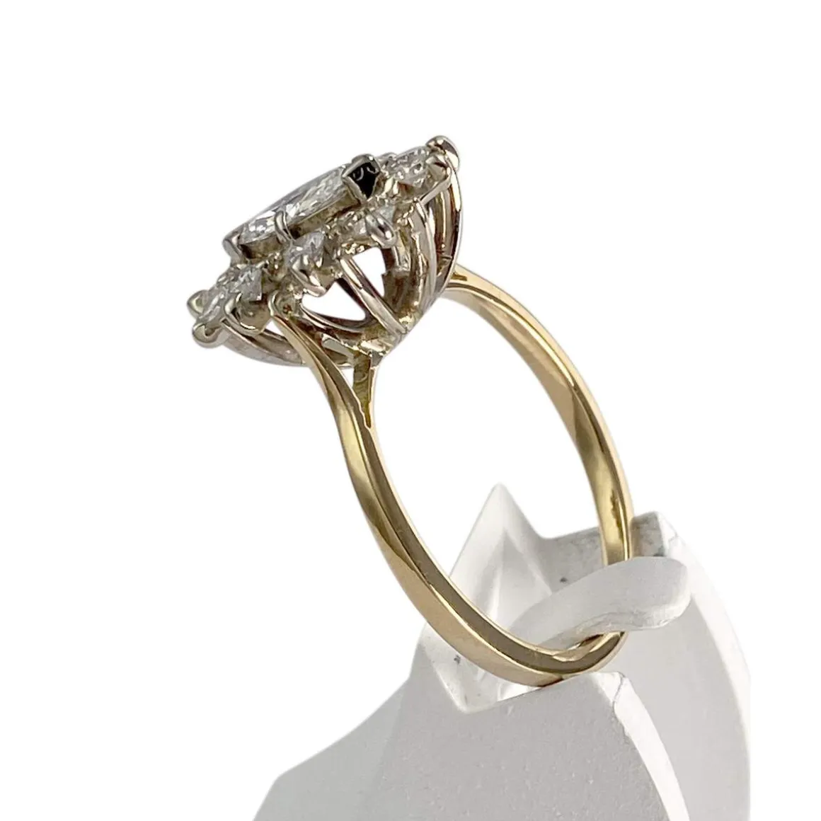 Bague d'occasion 2 ors 750 fleur diamants