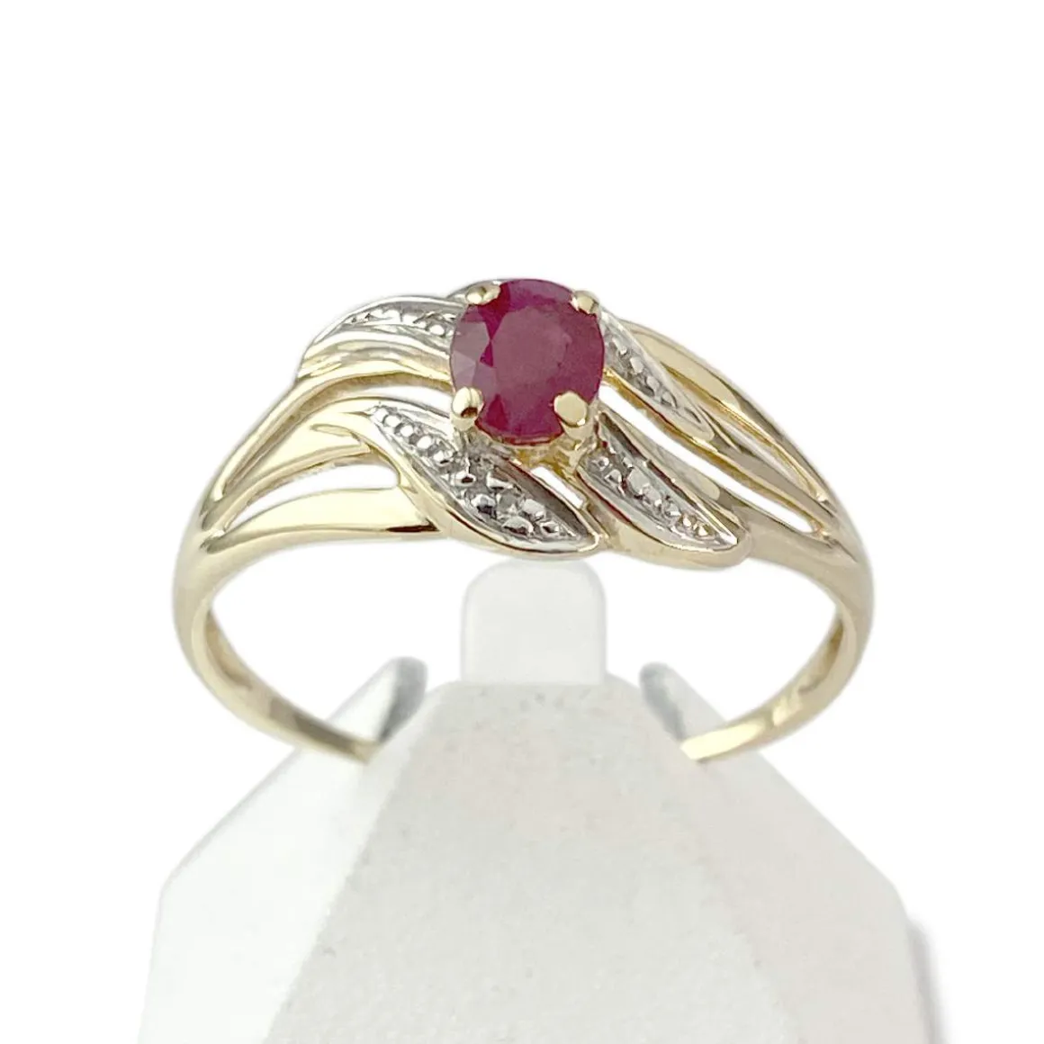Bague d'occasion or 750 2 tons rubis diamants