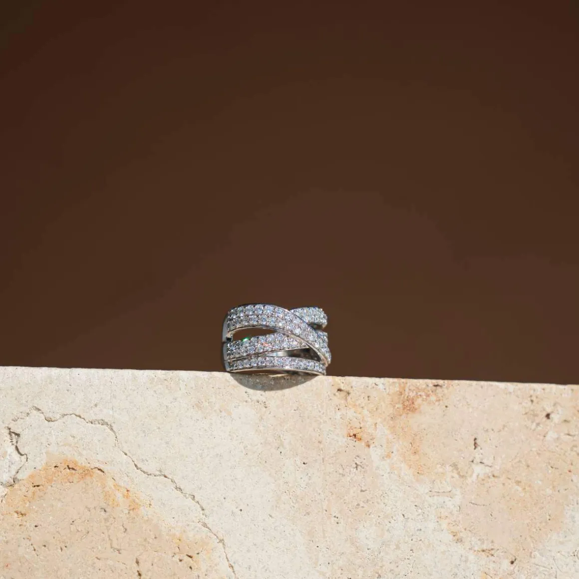 Bague or 750 blanc anneaux entrelacés diamants synthétiques 1,25 carat