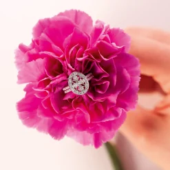 Bague or 375 blanc ovale ajourée diamants