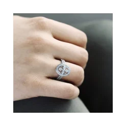 Bague or 375 blanc ovale ajourée diamants