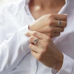 Bague or blanc 375 saphir ovale et diamants