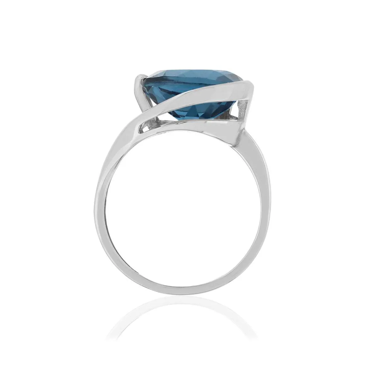 Bague or blanc 750, 1 topaze London Blue traitée de 5 carats.