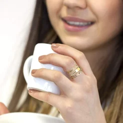 Bague or jaune 375, 1 diamant.