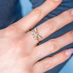 Bague or 375 jaune diamants motif papillon