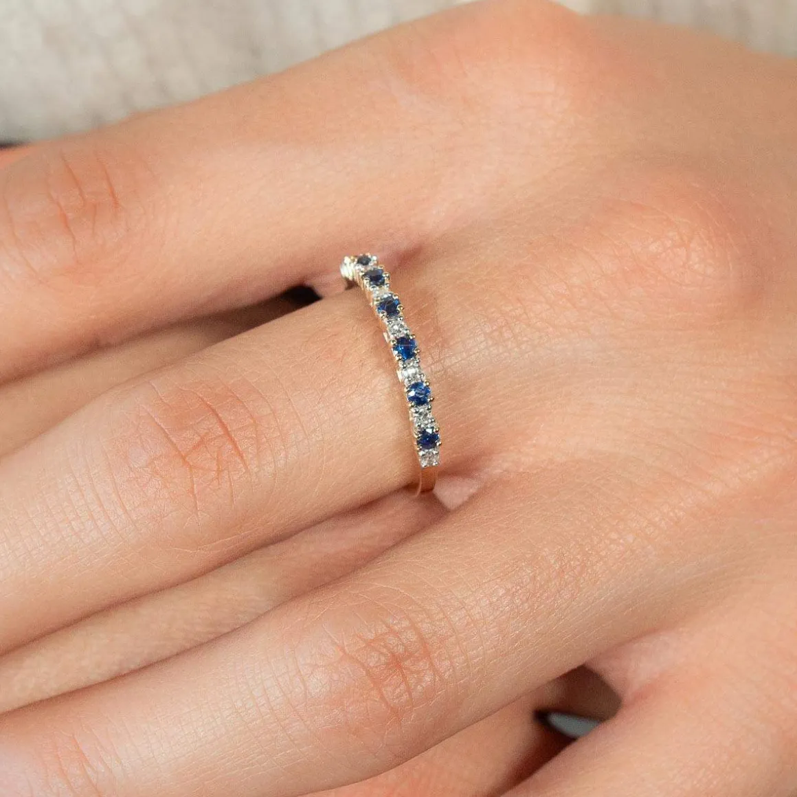 Bague or 750 jaune et rhodié diamants et saphirs